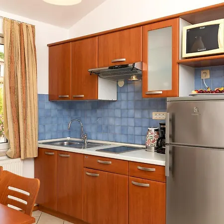 Alexandra 1 Apartment *