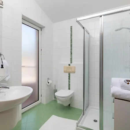 Apartment Alexandra 1
