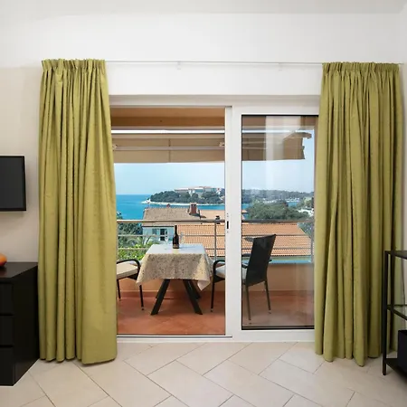 Alexandra 1 Apartment