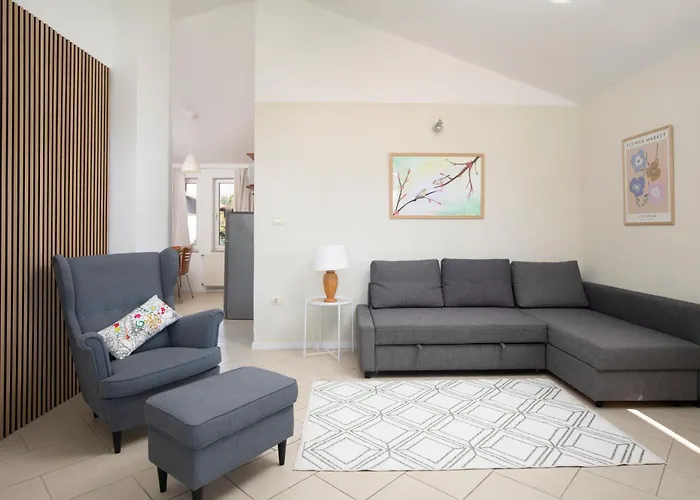 Apartman Alexandra 1 *