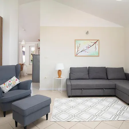 Lejlighed Alexandra 1 *